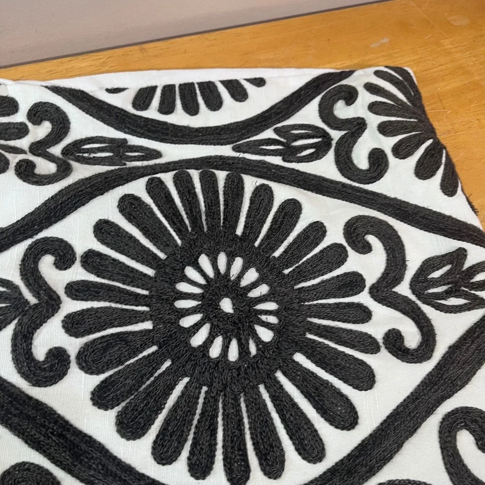 Pottery Barn Pillow Cover 20x20 White Black Floral Embroidered Crewel Square